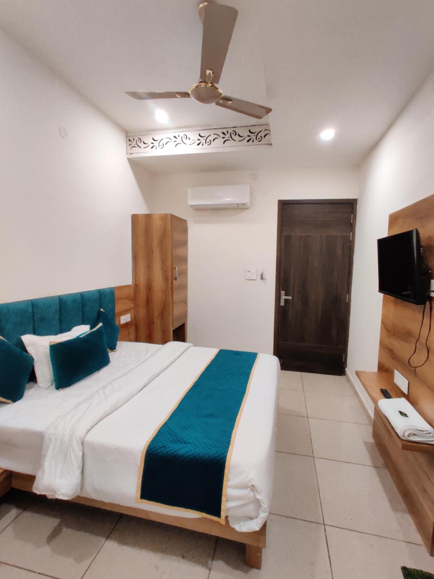 Hotel D S Inn Amritsar Esterno foto