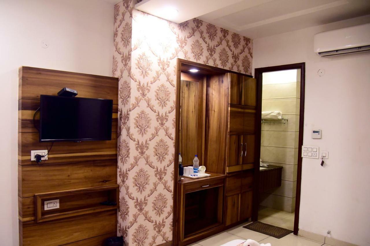 Hotel D S Inn Amritsar Esterno foto