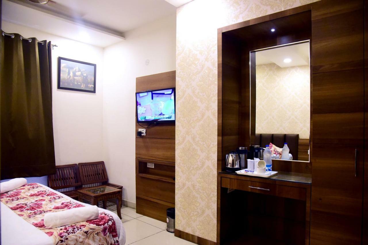 Hotel D S Inn Amritsar Esterno foto