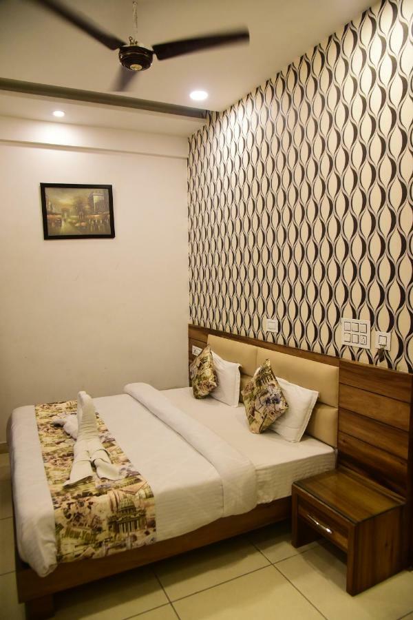 Hotel D S Inn Amritsar Esterno foto