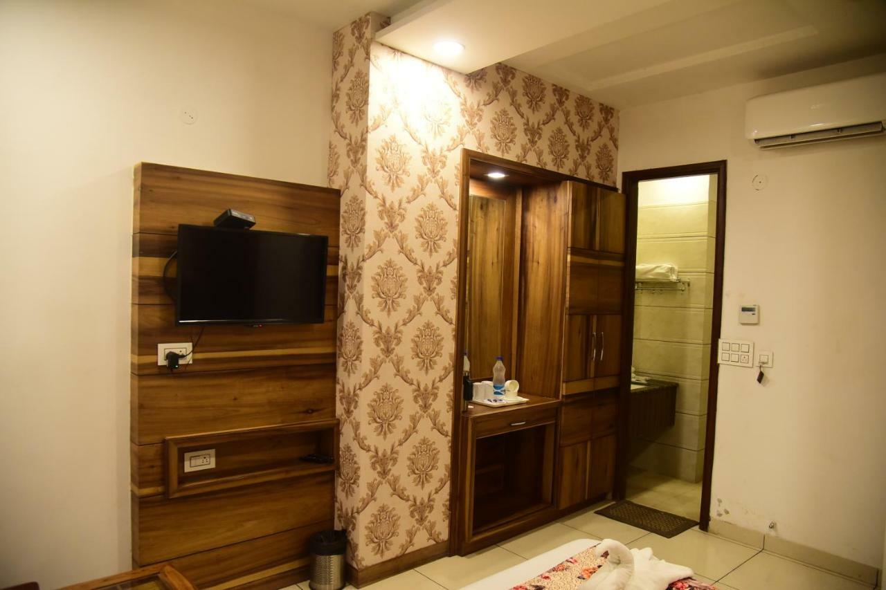 Hotel D S Inn Amritsar Esterno foto