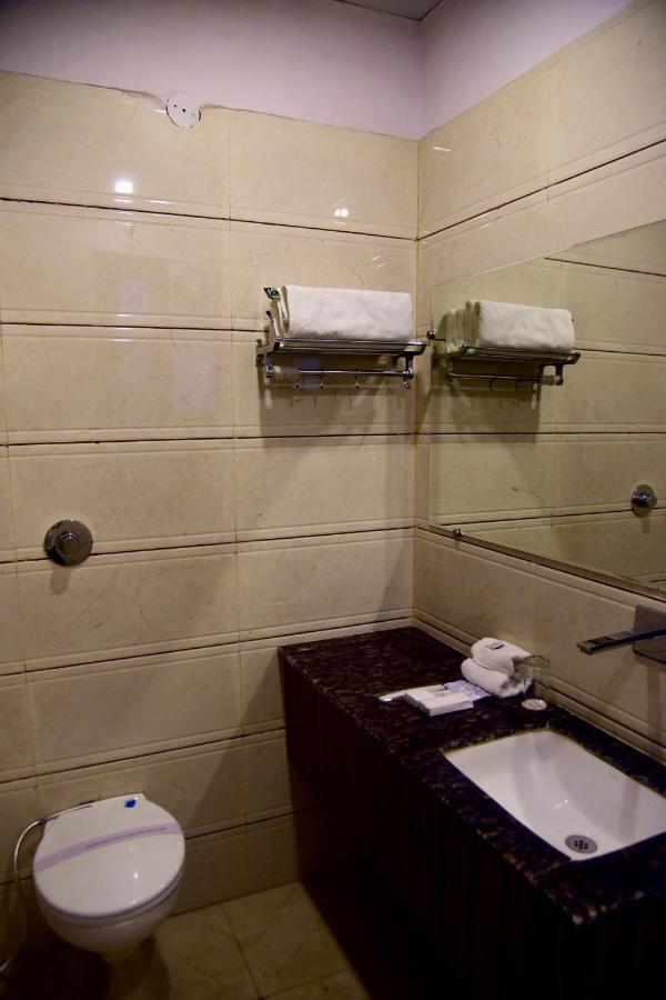 Hotel D S Inn Amritsar Esterno foto